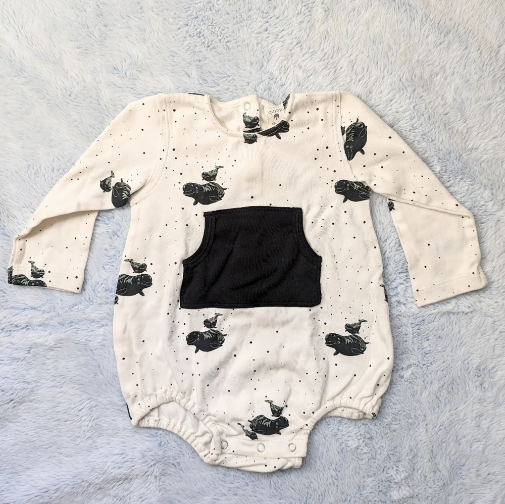 EUC 18-24M 🐋 Kate Quinn Long Sleeve Kanga Bubble Black Green Beluga Whales